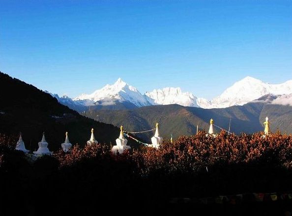 麗江景點朝拜梅里雪山常規(guī)四日游