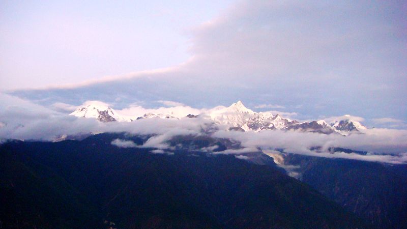 麗江景點朝拜梅里雪山常規(guī)四日游